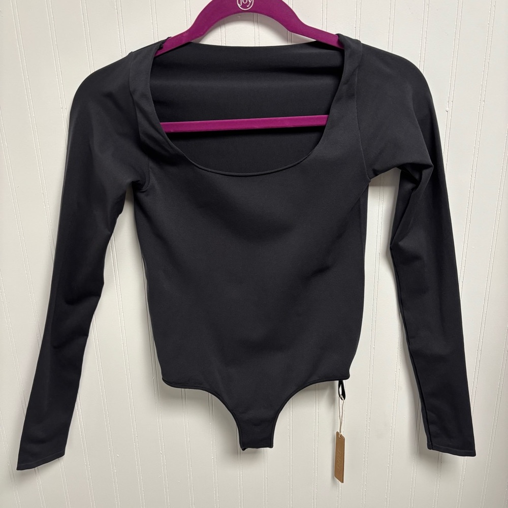 SKIMS Essential Bodysuits Long Sleeve Scoop Neck Bodysuit